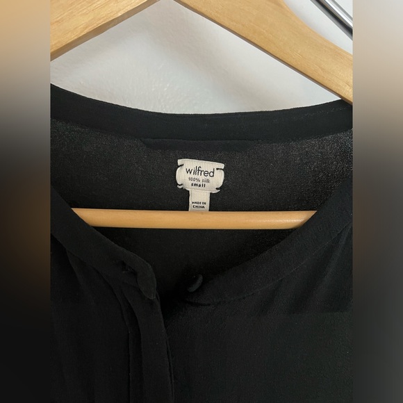 Wilfred Sheer 100% Silk button up blouse - Picture 3 of 3